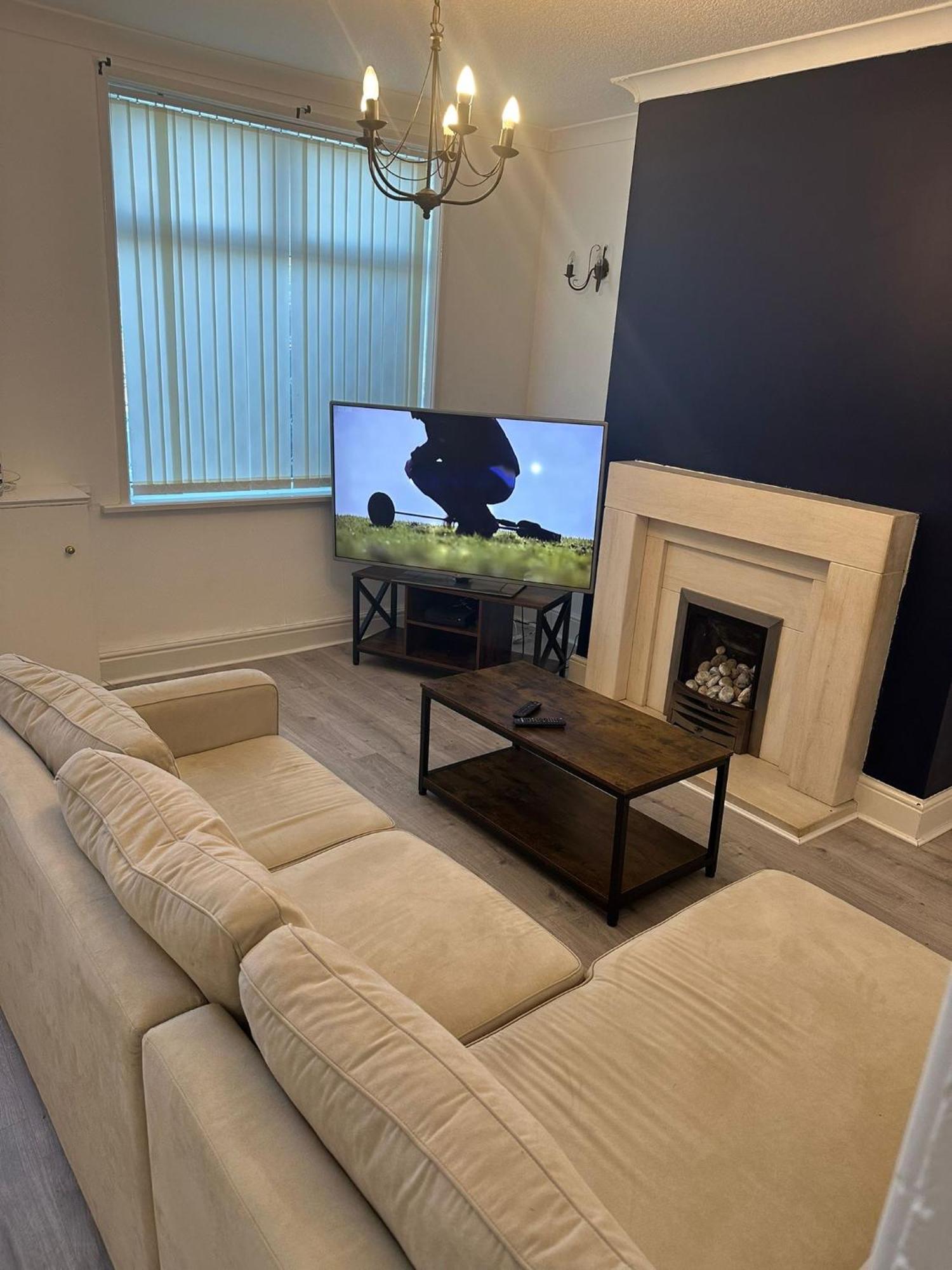 Abigail House Apartment Westhoughton Bagian luar foto